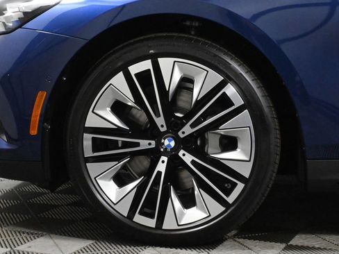 Used 2026 BMW 530i xDrive w/ Premium Package image 12