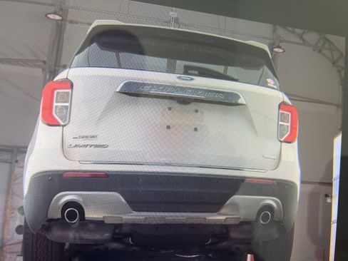 Used 2020 Ford Explorer Limited RWD image 10