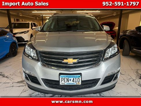 Used 2017 Chevrolet Traverse LT w/ Style and Technology Package FWD image 1