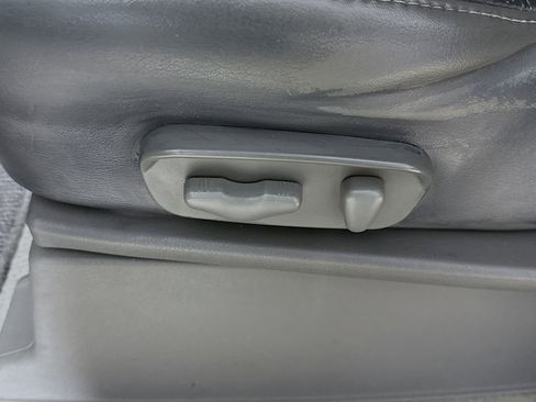 Used 2012 Nissan Frontier SL image 22