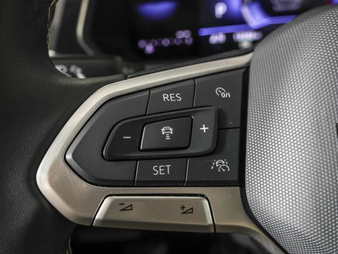 Used 2024 Volkswagen Tiguan SE w/ Panoramic Sunroof Package AWD/4WD image 26