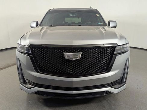 Used 2024 Cadillac Escalade Sport w/ LPO, ONYX Package image 3