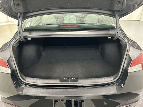 Used 2023 Hyundai Elantra Limited image 23