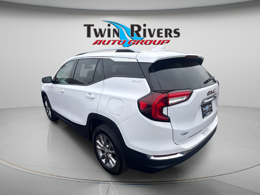 Used 2022 GMC Terrain SLT AWD/4WD image 2