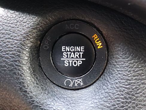 Used 2020 Jeep Cherokee Limited FWD image 52