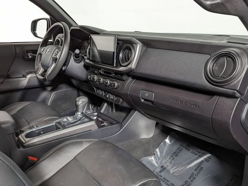 Used 2019 Toyota Tacoma TRD Off-Road image 28