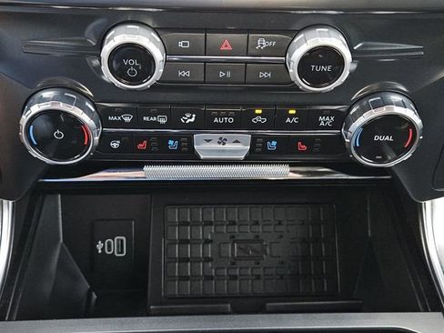 Used 2025 Ford F150 Platinum w/ Equipment Group 702A High AWD/4WD image 18