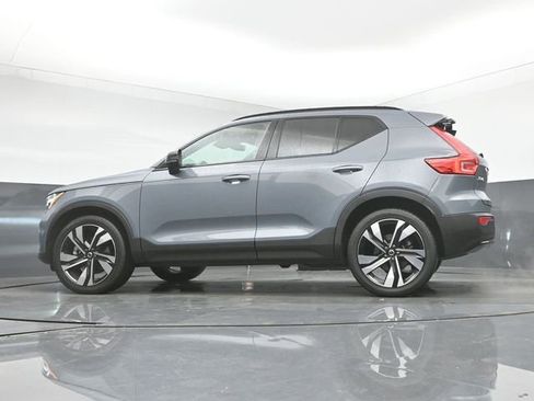 Used 2023 Volvo XC40 B5 Plus w/ Protection Package Premier image 38