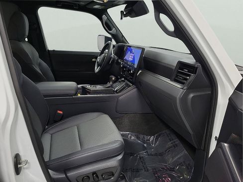 Used 2025 Lexus GX 550 w/ Accessory Package (2T) image 15