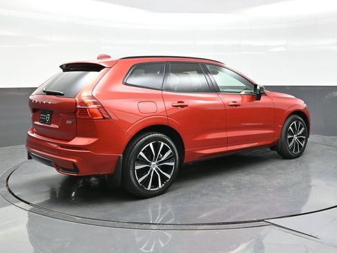 Used 2024 Volvo XC60 B5 Plus AWD/4WD image 7