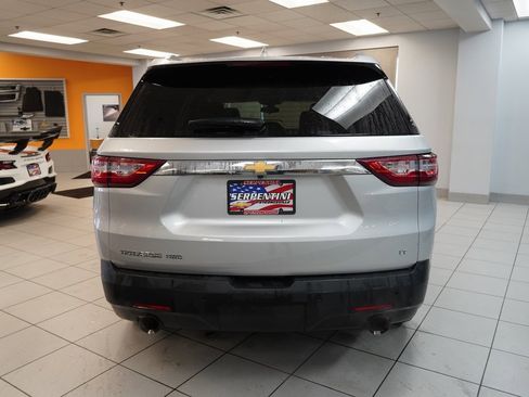 Used 2018 Chevrolet Traverse LT image 8