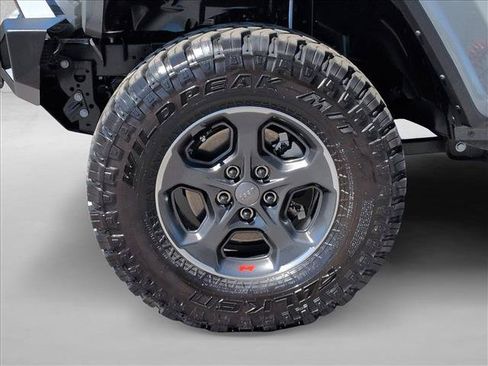 Used 2023 Jeep Gladiator Rubicon w/ LED Lighting Group AWD/4WD image 30