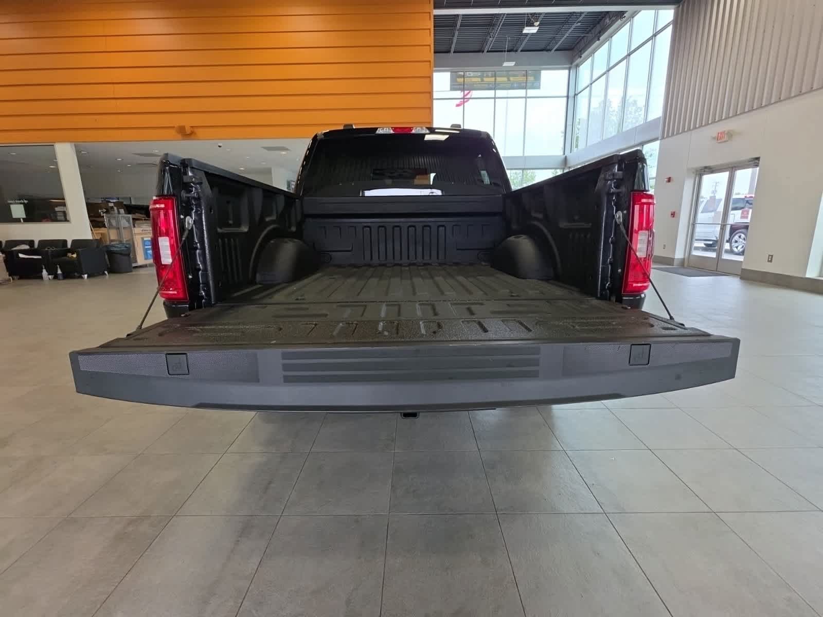 Used 2022 Ford F150 XLT w/ Trailer Tow Package AWD/4WD image 12