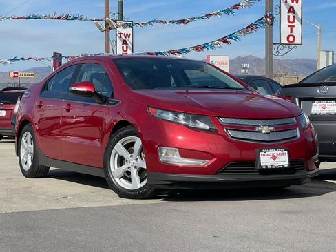 Used 2013 Chevrolet Volt Premium w/ Premium Trim Package image 3