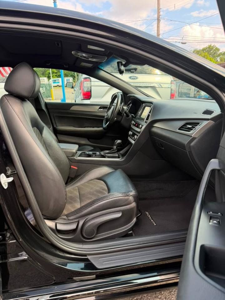 Used 2019 Hyundai Sonata Sport w/ Tech Package 03 FWD image 14