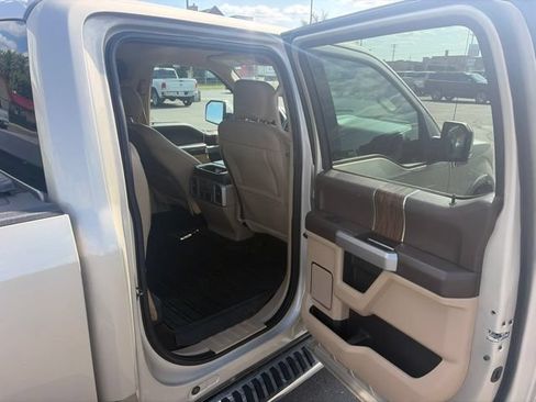 Used 2018 Ford F150 Lariat w/ Equipment Group 502A Luxury AWD/4WD image 22