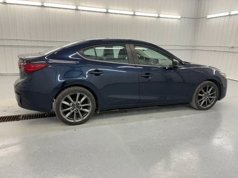 Used 2018 MAZDA MAZDA3 Touring image 3