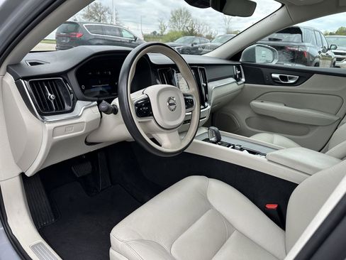 Used 2025 Volvo V60 B5 Cross Country Plus AWD/4WD image 19