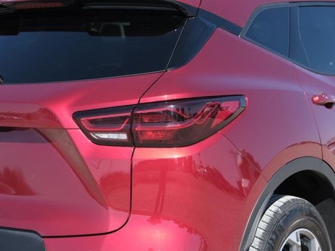 Used 2025 Chevrolet Blazer LT image 9