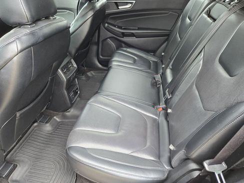 Used 2020 Ford Edge Titanium w/ Equipment Group 301A AWD/4WD image 21