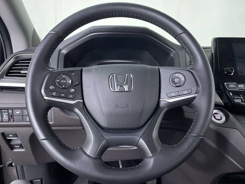 Used 2023 Honda Odyssey EX-L image 13