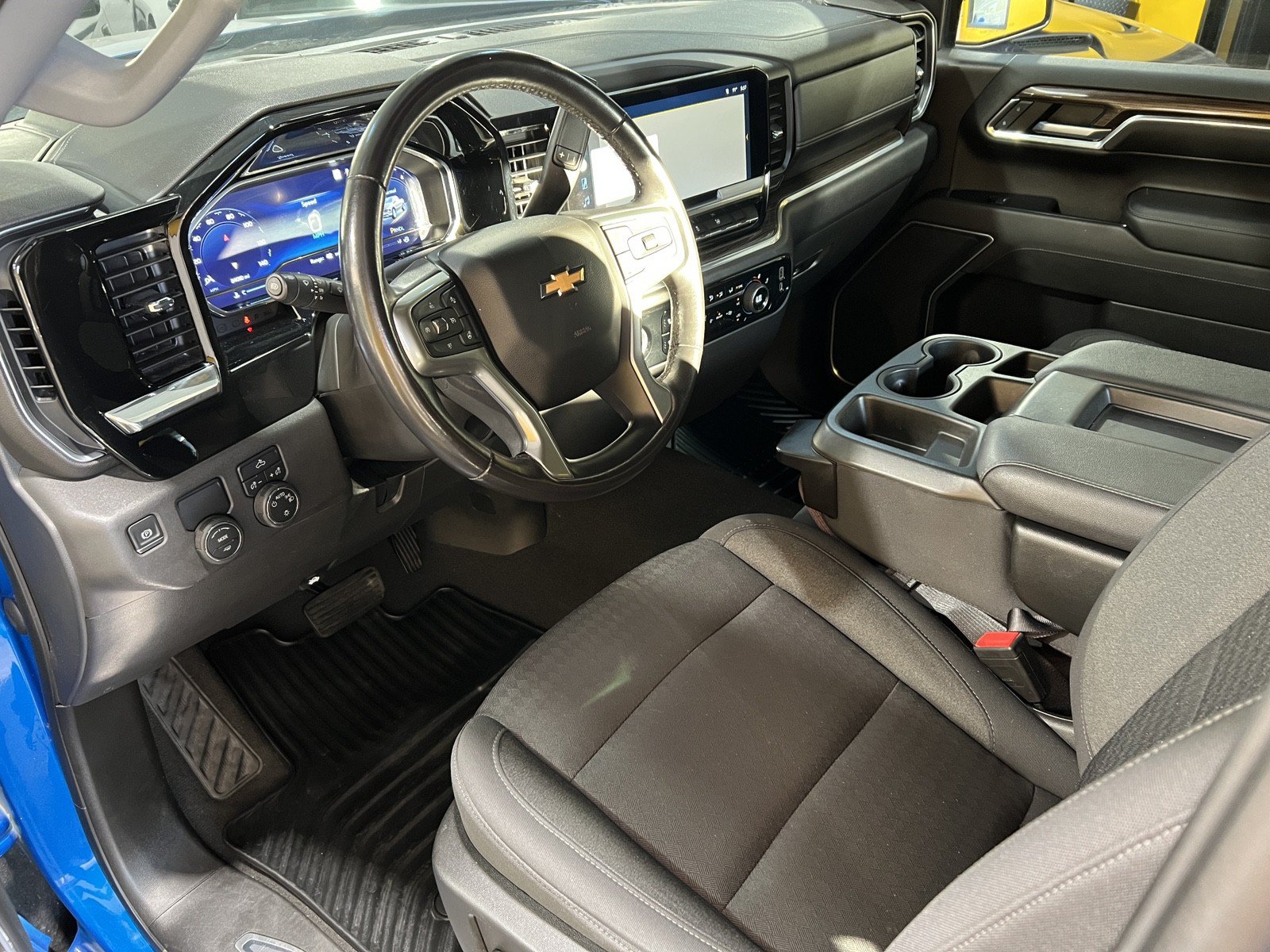 Used 2022 Chevrolet Silverado 1500 LT RWD image 14