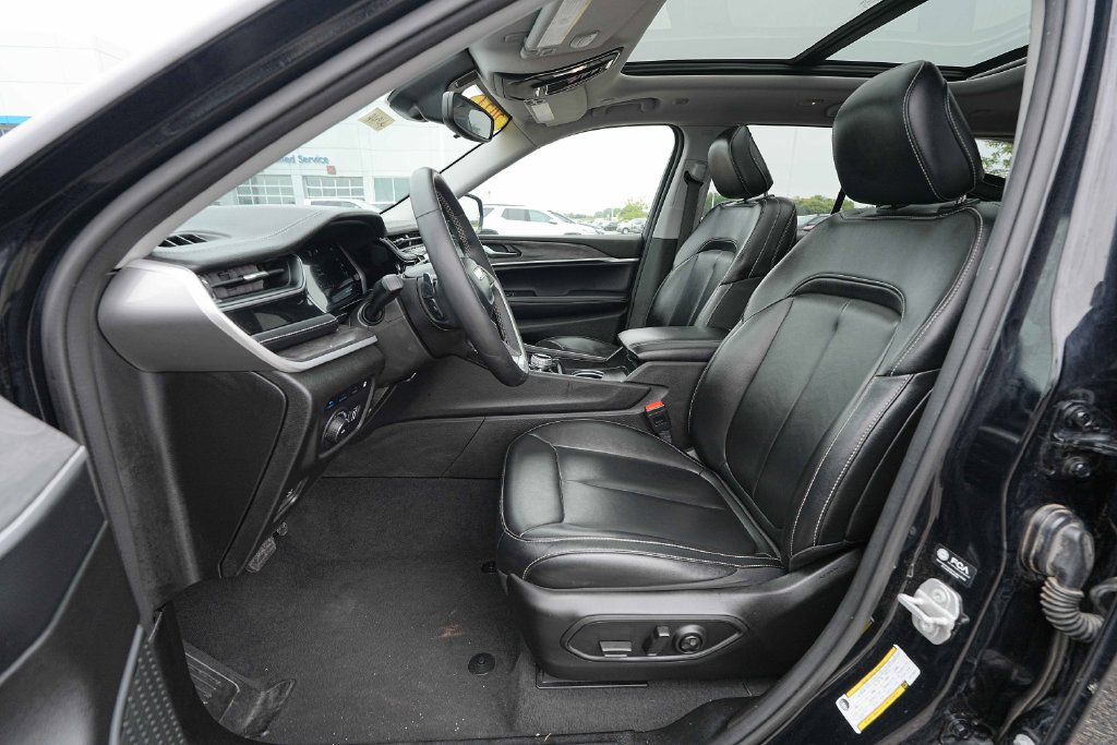 Used 2024 Jeep Grand Cherokee Limited 4xe AWD/4WD image 17