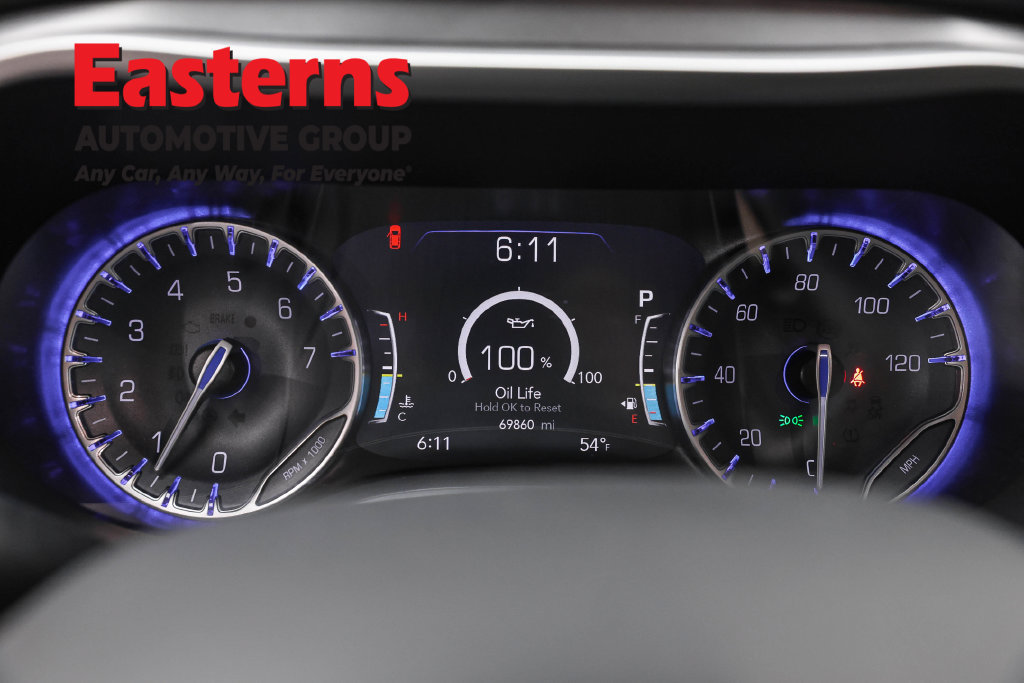 Used 2023 Chrysler Pacifica Touring-L FWD image 19