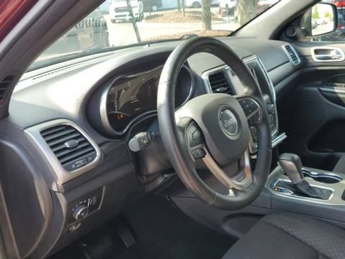 Certified 2021 Jeep Grand Cherokee Laredo w/ Security & Convenience Group AWD/4WD image 7