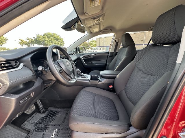Used 2025 Toyota RAV4 LE FWD image 23