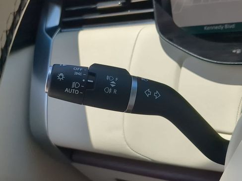 Certified 2023 Land Rover Range Rover Autobiography AWD/4WD image 28