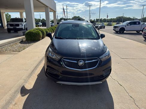 Used 2021 Buick Encore Preferred w/ Safety Package II FWD image 2