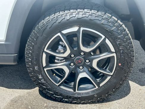 Used 2025 Jeep Compass Trailhawk image 11