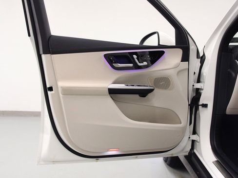 Certified 2025 Mercedes-Benz GLC 300 4MATIC image 18