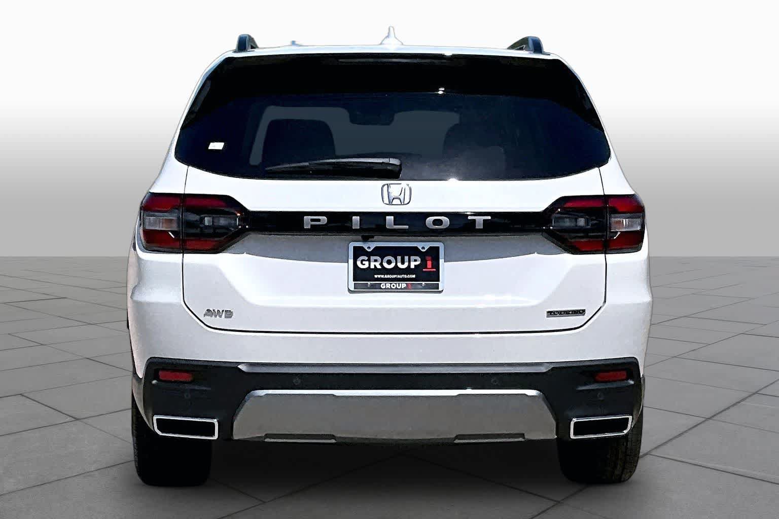 New 2026 Honda Pilot Touring image 4