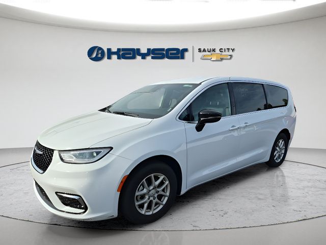 Used 2026 Chrysler Pacifica Select FWD image 6