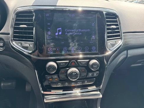 Used 2021 Jeep Grand Cherokee Laredo X RWD image 12