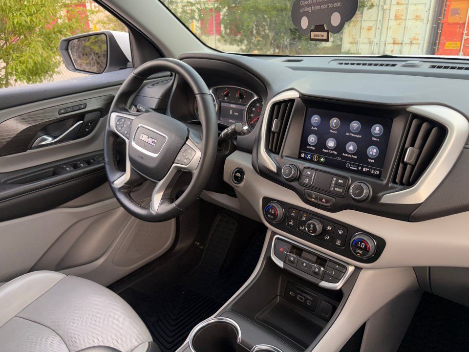 Used 2024 GMC Terrain SLT FWD image 28