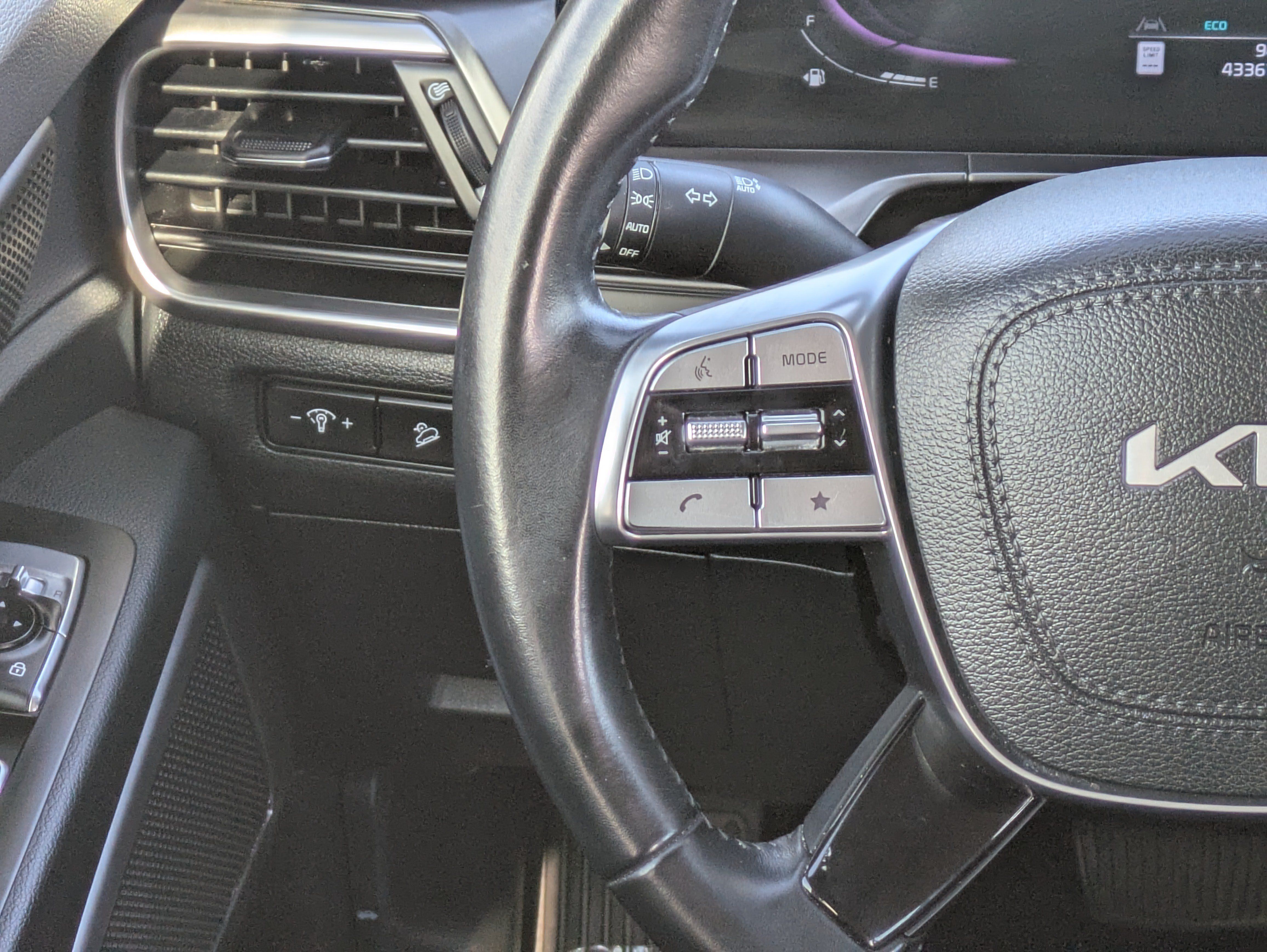 Certified 2025 Kia Telluride S AWD/4WD image 24