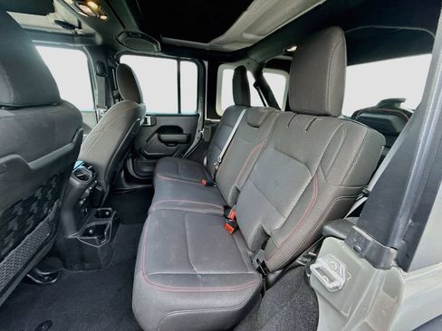 Used 2022 Jeep Wrangler Unlimited Rubicon AWD/4WD image 27