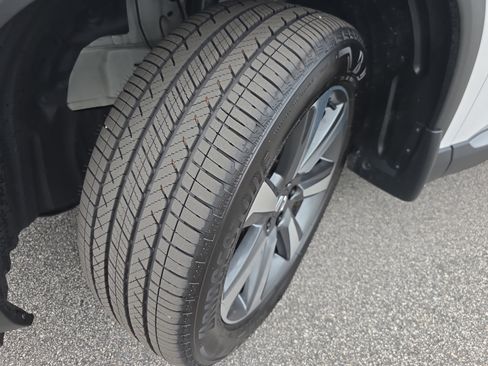 Used 2025 Honda Pilot Elite image 35