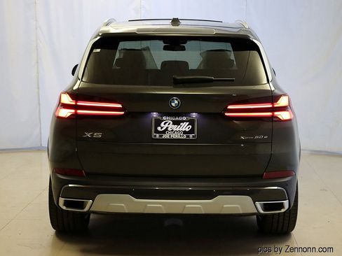 Used 2026 BMW X5 xDrive50e w/ Climate Comfort Package image 9