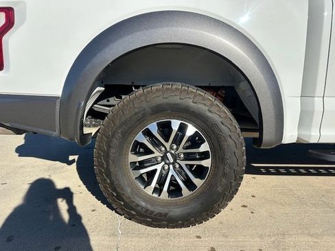 Used 2019 Ford F150 Raptor w/ Equipment Group 802A Luxury image 10