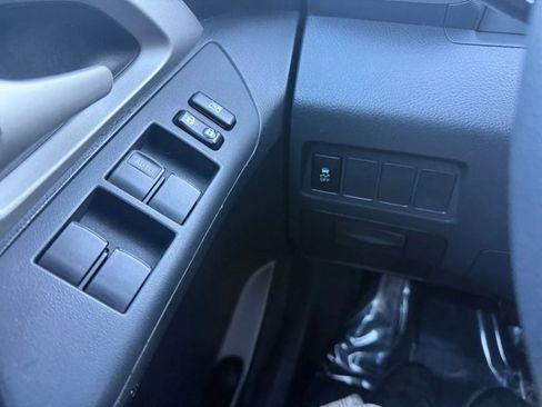 Used 2009 Pontiac Vibe w/ Preferred Package image 20