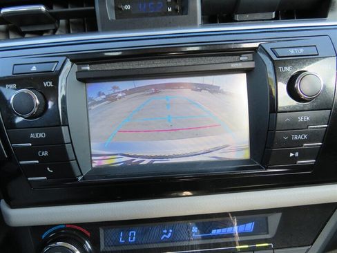 Used 2016 Toyota Corolla LE FWD image 10