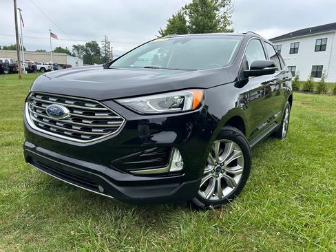 Used 2019 Ford Edge Titanium w/ Cold Weather Package AWD/4WD image 9