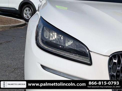 Used 2022 Lincoln Corsair Reserve w/ Equipment Group 201A FWD image 9