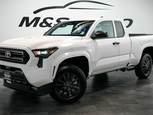 Used 2024 Toyota Tacoma SR RWD image 2