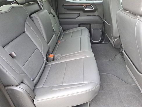 Used 2025 GMC Sierra 1500 SLT image 26