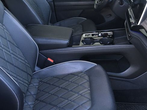 Used 2024 Volkswagen Atlas SEL Premium R-Line AWD/4WD image 8